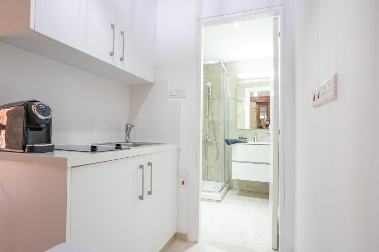 Eidyllio Luxury Suites Омодос Екстер'єр фото